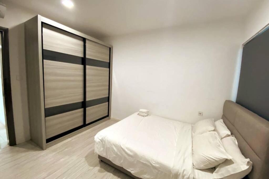 Cozy Suasana Max 7pax Apartment Johor Bahru